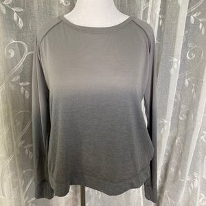 XL Soft and Comfy Long Sleeved Gray/Blue Ombre Top